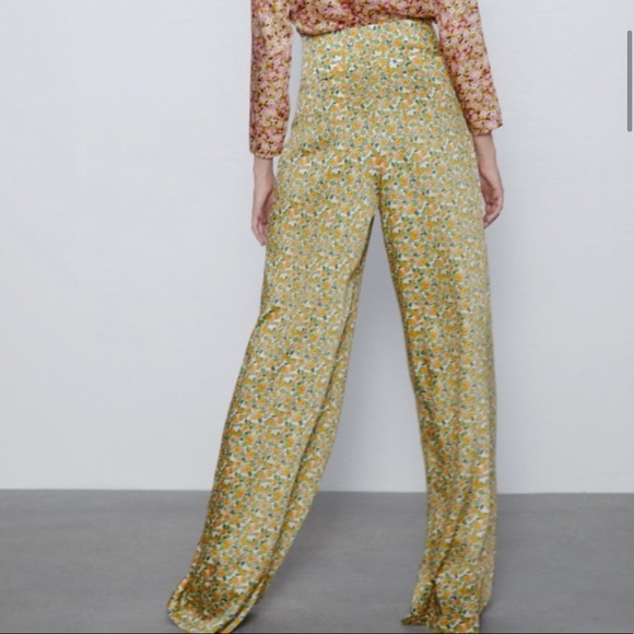 NEW!! Zara Floral Print Wide Leg Pants - Picture 3 of 5